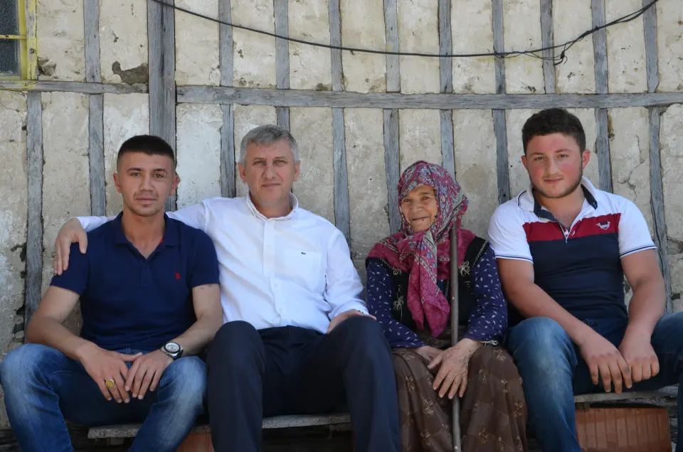 Başkan Sarıalioğlu’ndan yaralı askere duygulandıran ziyaret